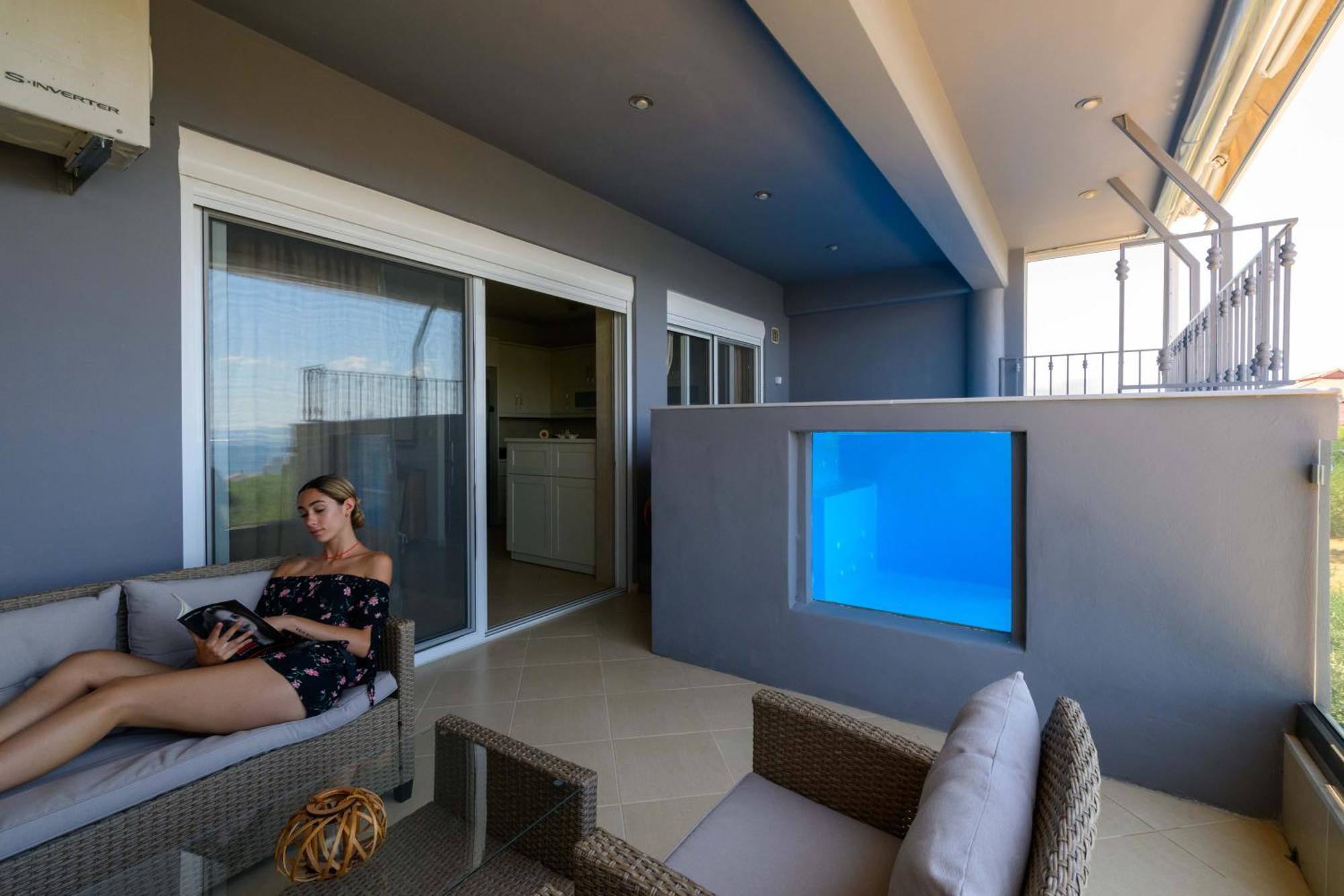 Grand Suites With Private Pools Каламата Экстерьер фото