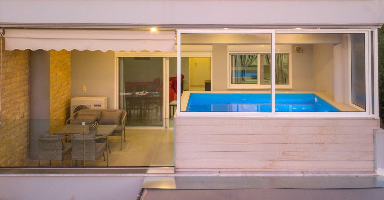Grand Suites With Private Pools Каламата Экстерьер фото